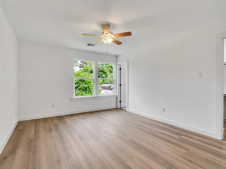 8102 Crestview #B — Photo 10