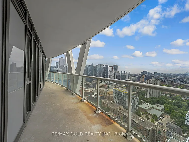 230 Simcoe St #2818 — Photo 32