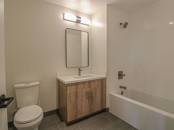 5th image of 2800 Broad St #300