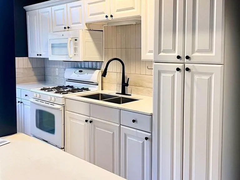 113 E Walnut St #3 — Photo 3