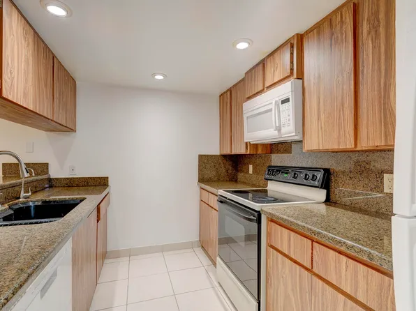 402 4th Way, West Palm Beach, FL 33407