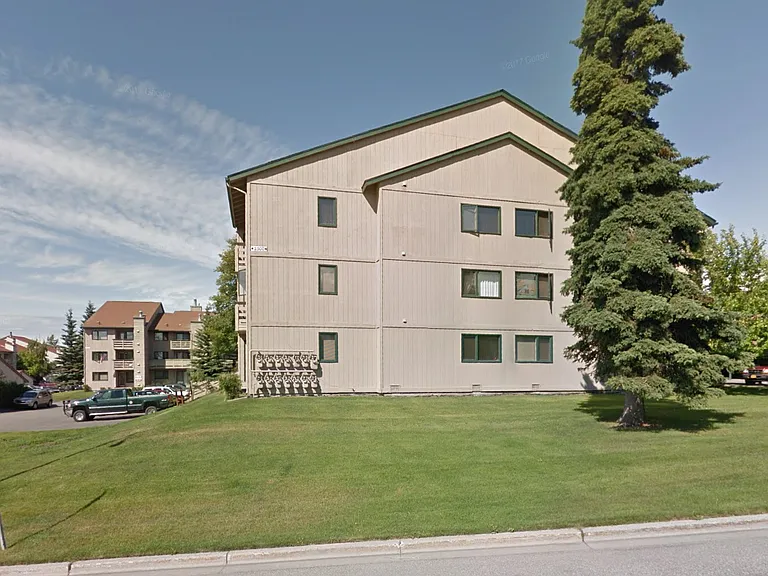 Kinnear Park Apartments — Photo 8