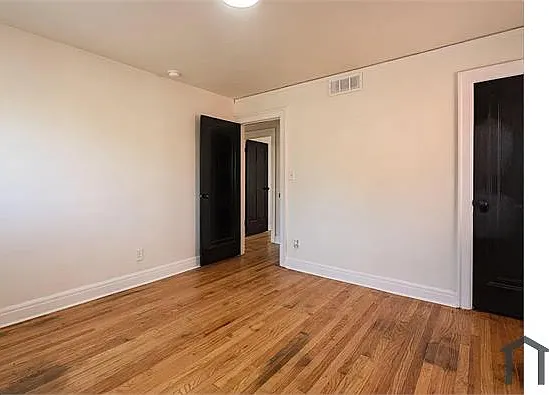 4901 Cortland St — Photo 4