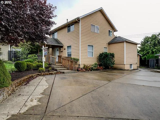 32 NW Lillyben Pl photo 1