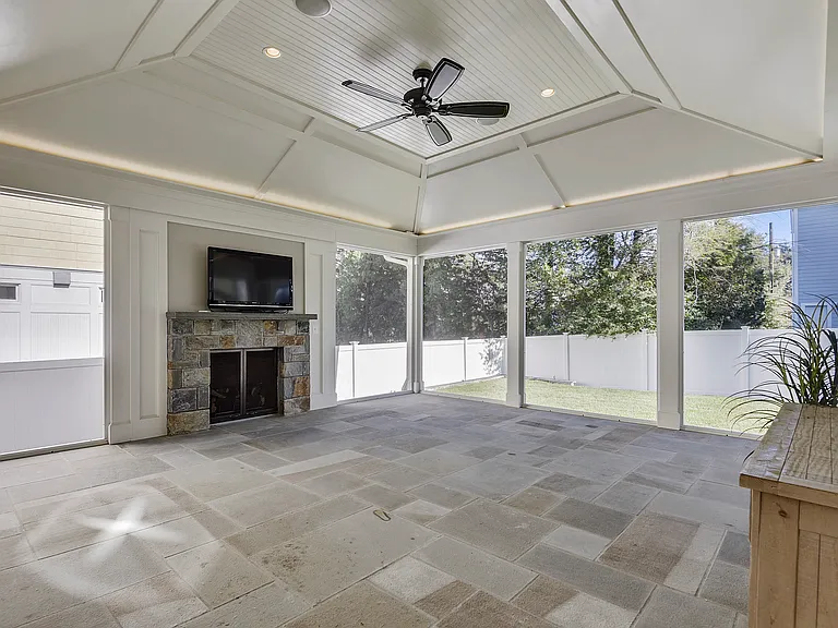 8703 Bradmoor Dr — Photo 12