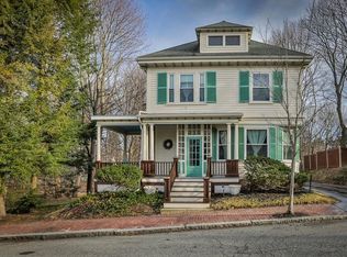 11 Arlington St, Newburyport, MA 01950