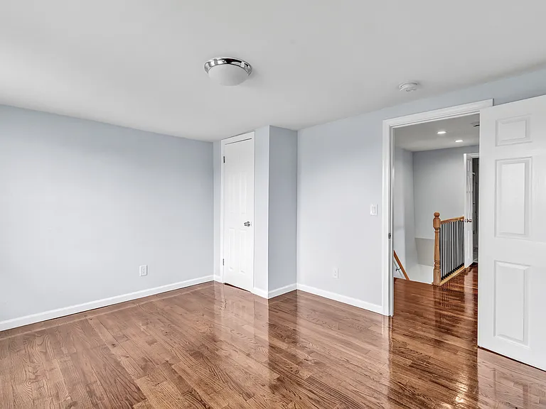25-27 Myrtle St #25 — Photo 14
