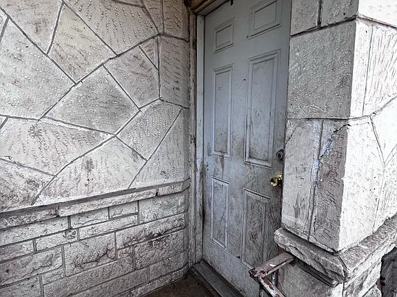 4th image of 1305 Greer