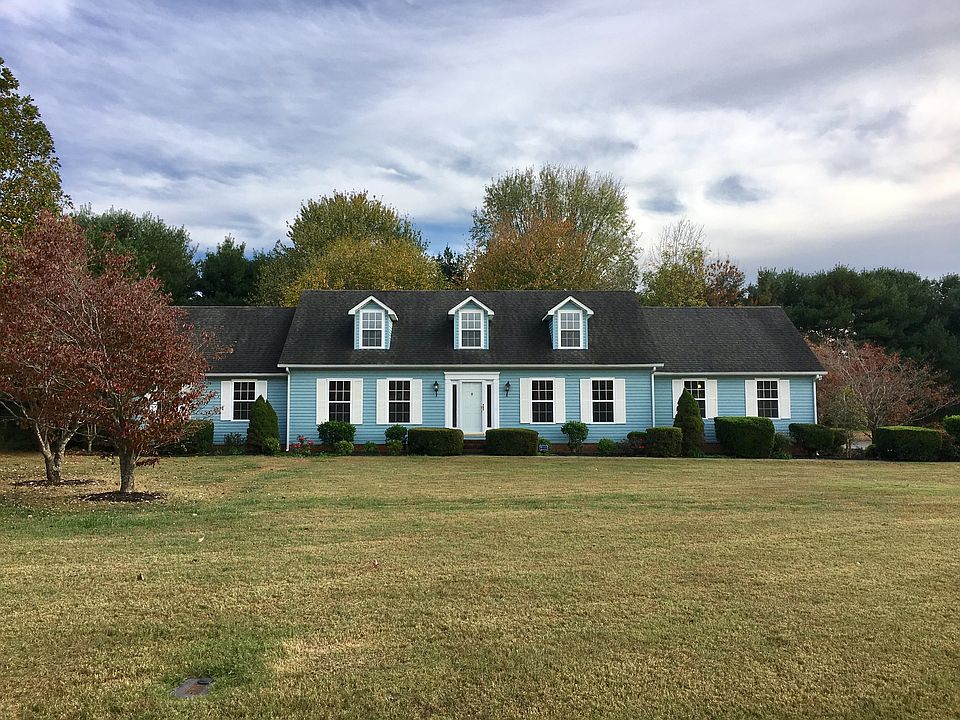 1st image of 76 Holly Dr