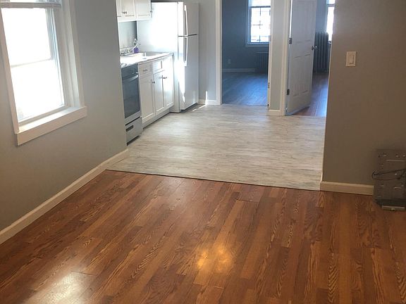 3rd image of 965 McLean Ave APT 2