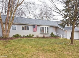 1061 W Elm St, Palatine, IL 60067