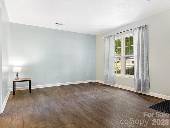 4th image of 7811 Winterset Dr