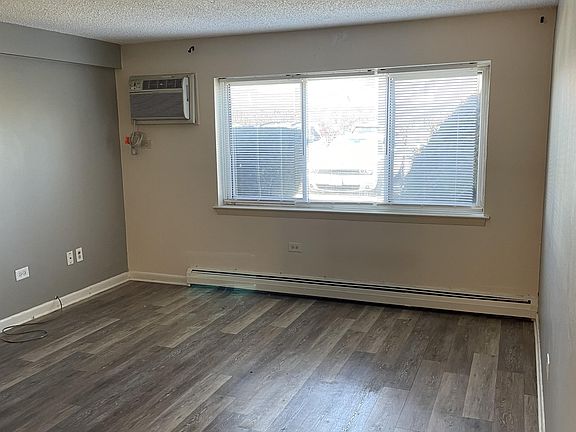 4th image of 1214 Long Valley Dr