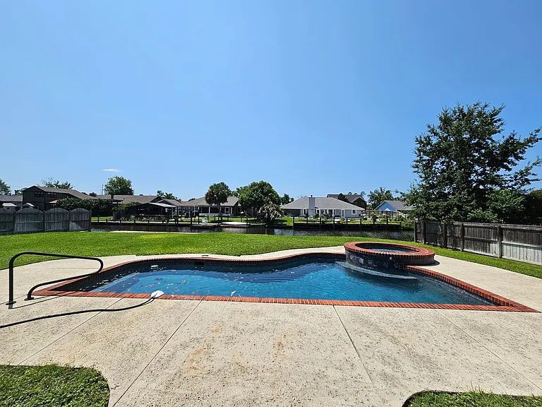 2103 Coral Dr — Photo 28