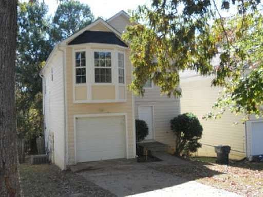 2nd image of 3200 Linden Dr