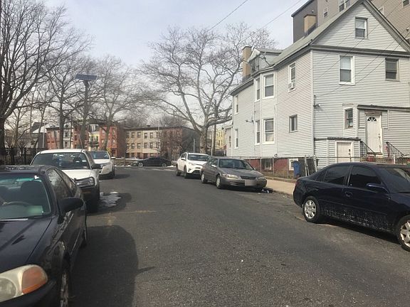 4th image of 22 McDougall St