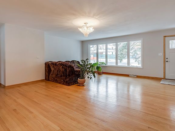 5th image of 3825 Knollwood Ln