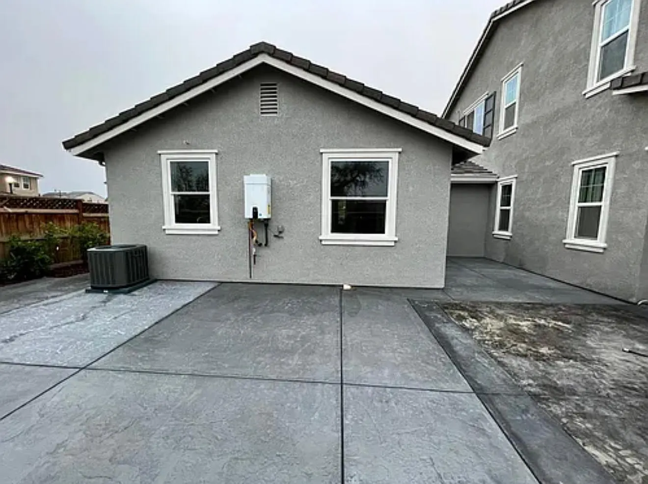 2 bed, 800 sqft, $2,300 — Photo 2