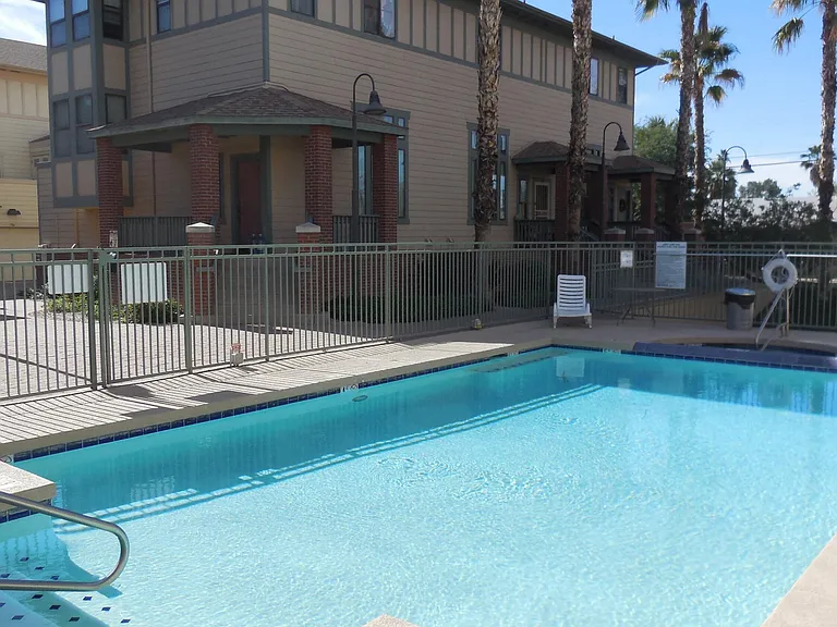 746 S Beck Ave — Photo 22