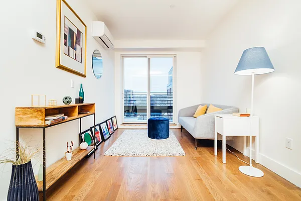 Rented by Nooklyn NYC LLC | media 21