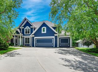 6330 N Nevada Ave, Parkville, MO 64152
