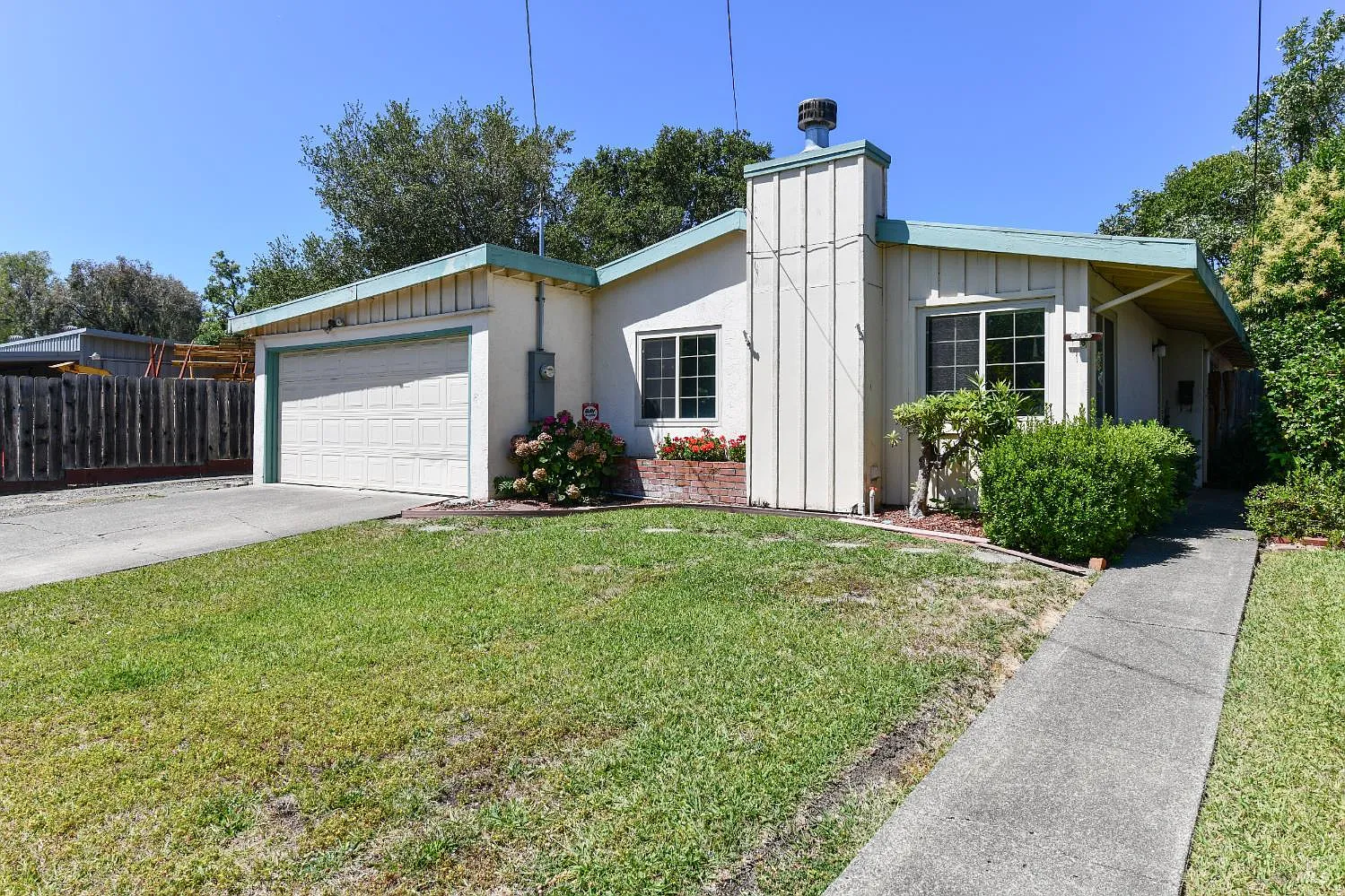 2763 Main Street - Photo 2