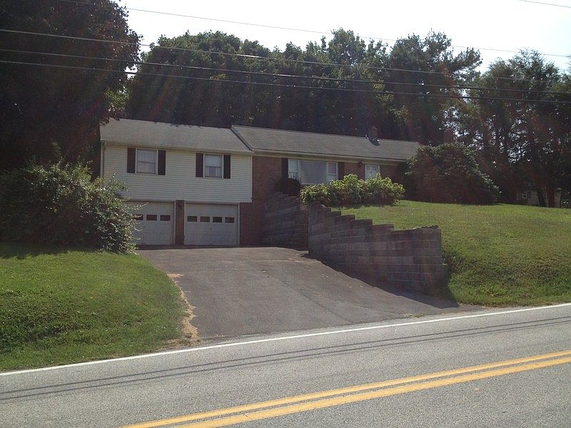 2nd image of 28 Penny Rd