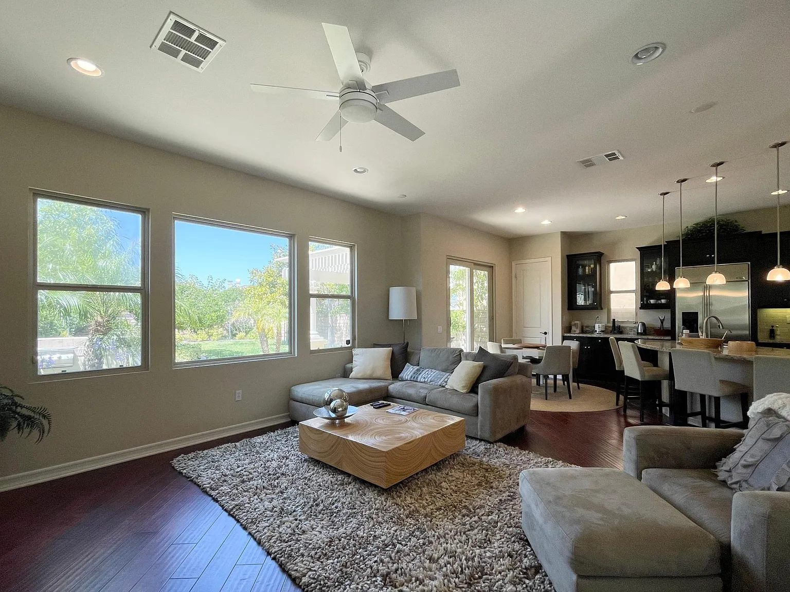 4 bed, 2691 sqft, $6,548 — Photo 4
