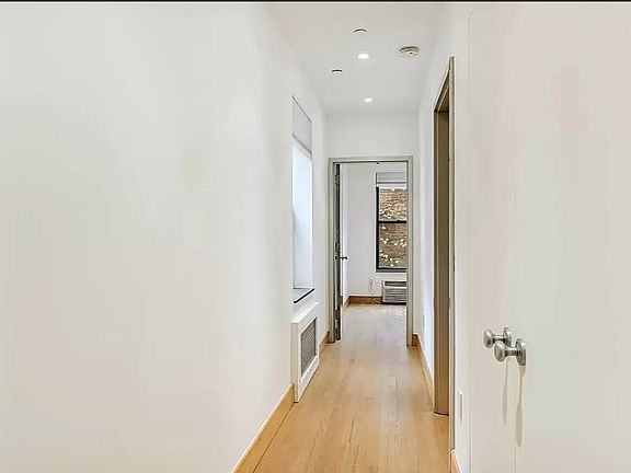 4th image of 715 Madison Ave APT 5R