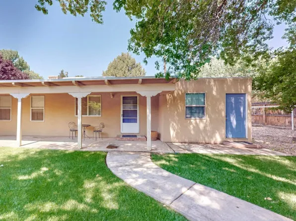 89 Don Quijote Ct, Corrales, NM 87048