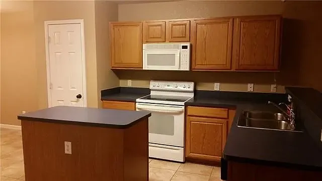 6009 Bronze River Rd — Photo 9