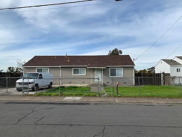 5990 Wilkinson St photo 1