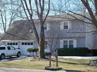 952 Ridge Dr, Warrensburg, MO 64093