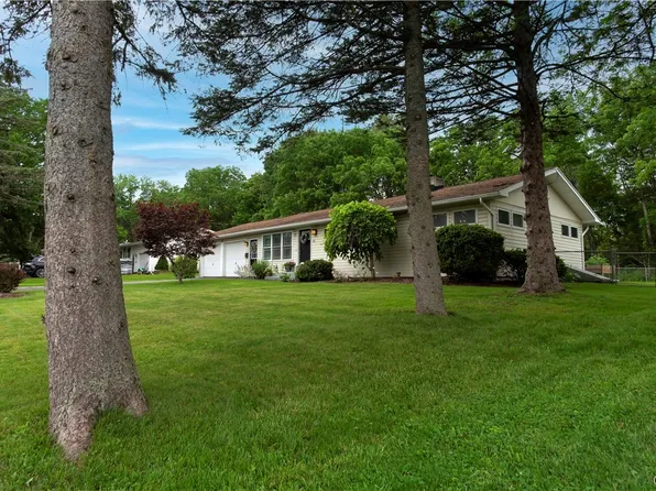 70 Root St, New Hartford, NY 13413