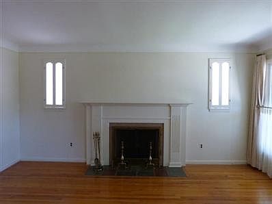 2nd image of 20936 Kenmore Ave
