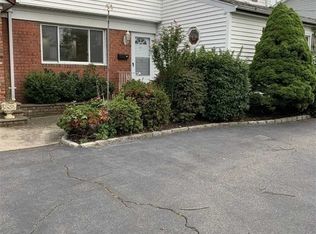 120 Ketridge St #2, West Babylon, NY 11704