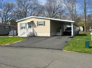 55 Hillview Dr, West Springfield, MA 01089