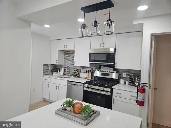 1404 Roanoke Rd, Camden, NJ 08104