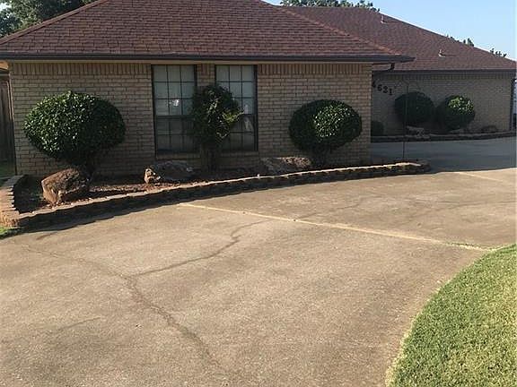 2nd image of 4621 SE 35th St