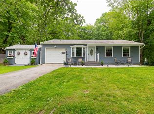 20 Sycamore Dr, Hyde Park, NY 12538