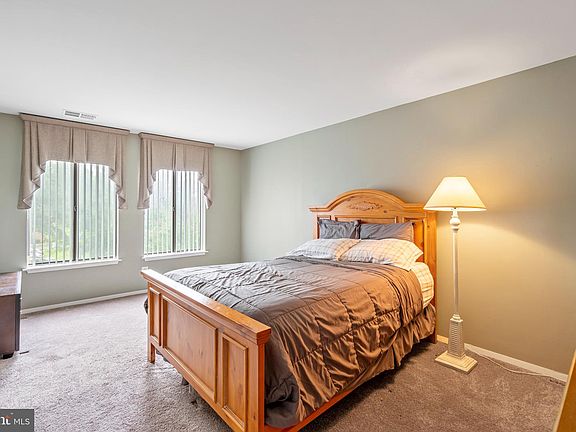 3rd image of 5821 Edson Ln Unit 2