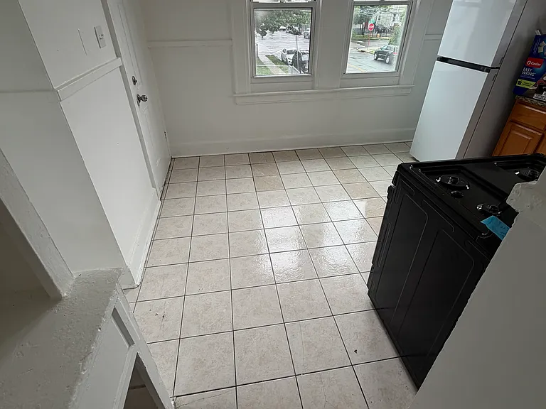 913 S 19th St — Photo 17