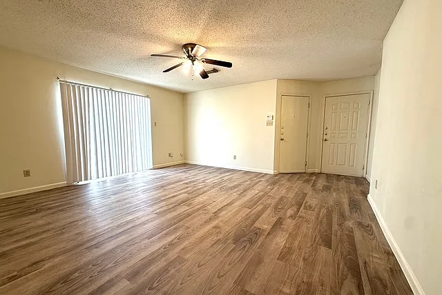 3 bed, 1211 sqft, $1,450 — Photo 2