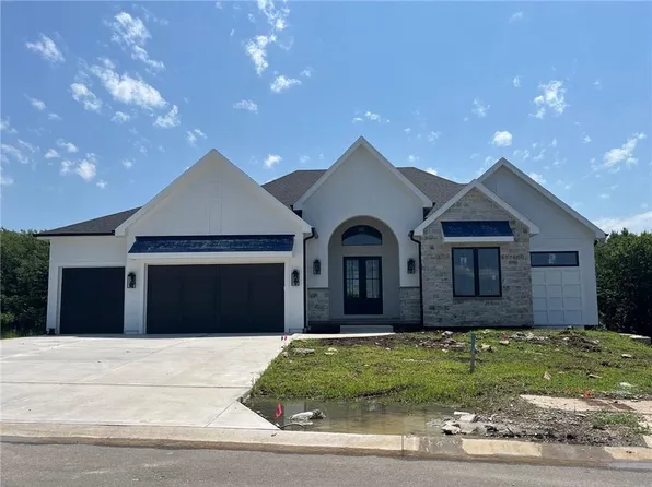 18101 Cody St, Bucyrus, KS 66013