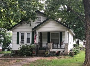 1034 S Garrison Ave, Carthage, MO 64836