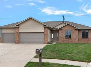 5420 Jaeger Dr, Springfield, IL 62711