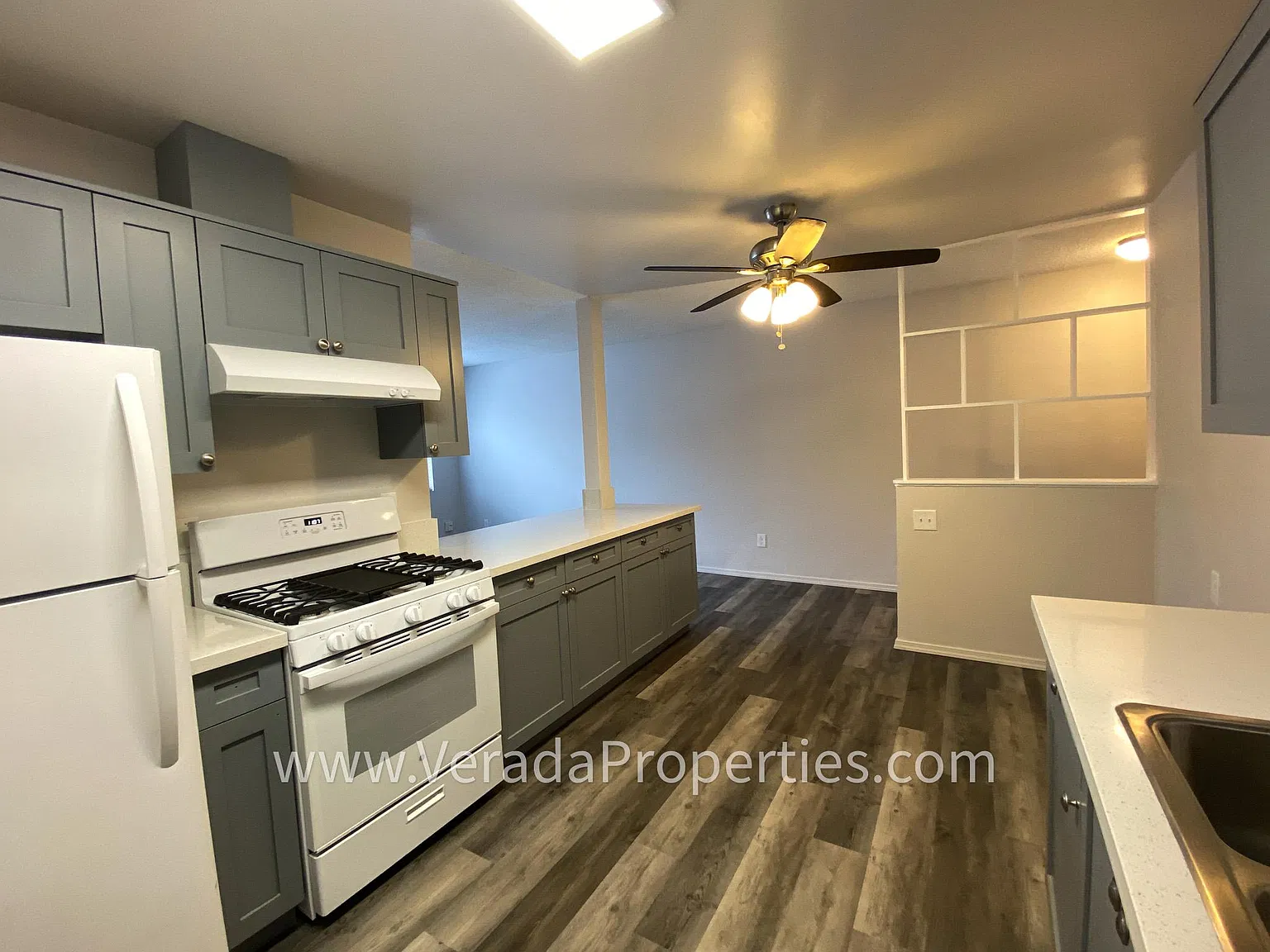 2 bed, 828 sqft, $2,095 — Photo 2