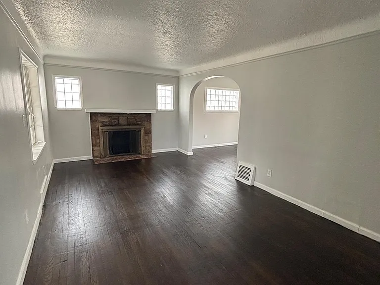 18603 Arrowhead Ave — Photo 4