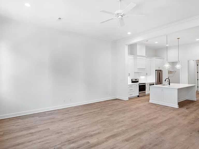 6341 Meeting St — Photo 17