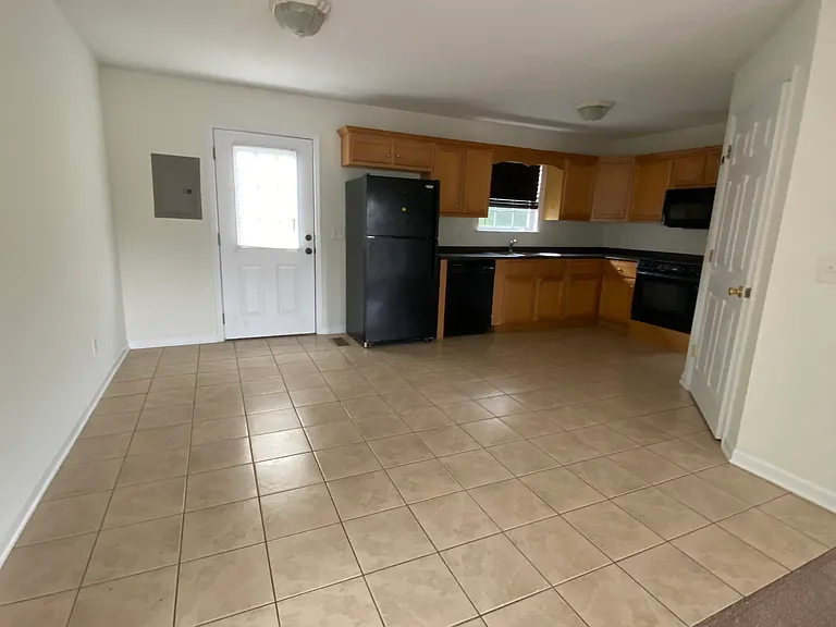 2356 Grovers Mill Ct SE — Photo 2